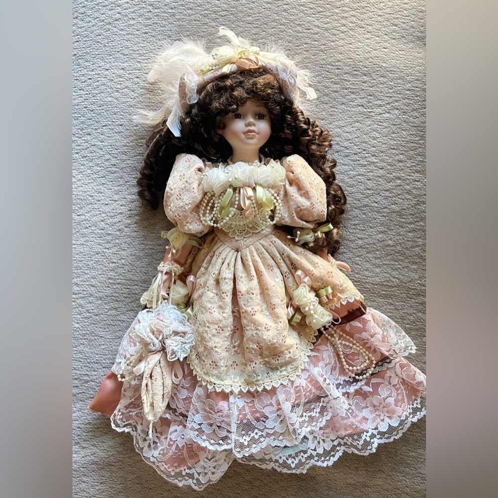 🖤Charming Vintage Porcelain Doll with Pink Lace Dress
